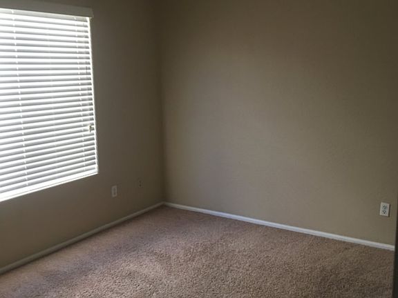 3rd image of 29773 W Mitchell Ave