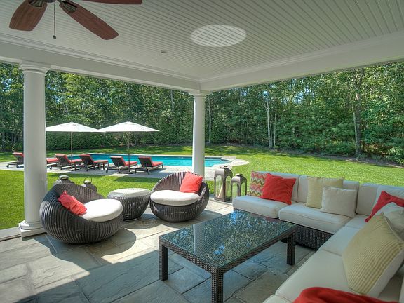 3rd image of 14 Southampton Hills Ct