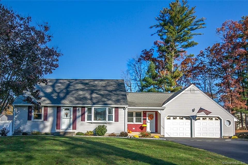 1st image of 7 Putnam Drive