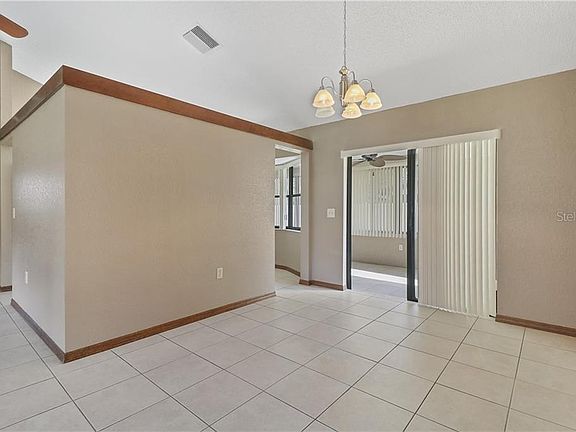 5th image of 1007 Woodward Oaks Cir
