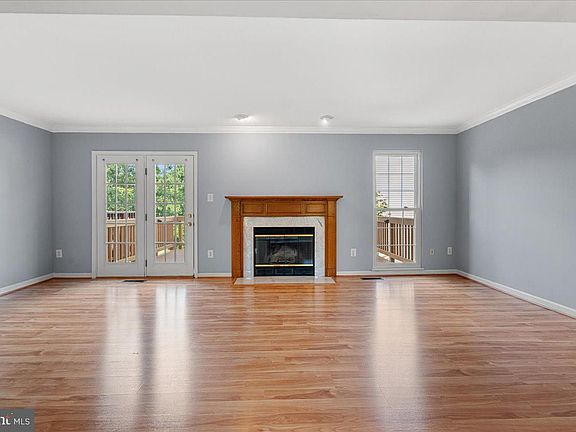 3rd image of 7459 Gadsby Sq