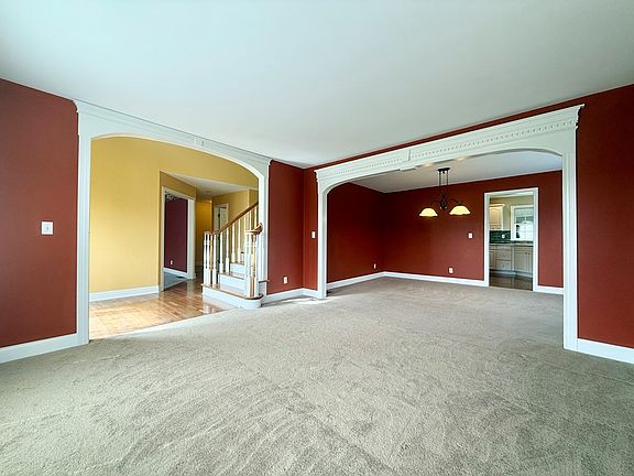 5th image of 523 Berry Garden Ln