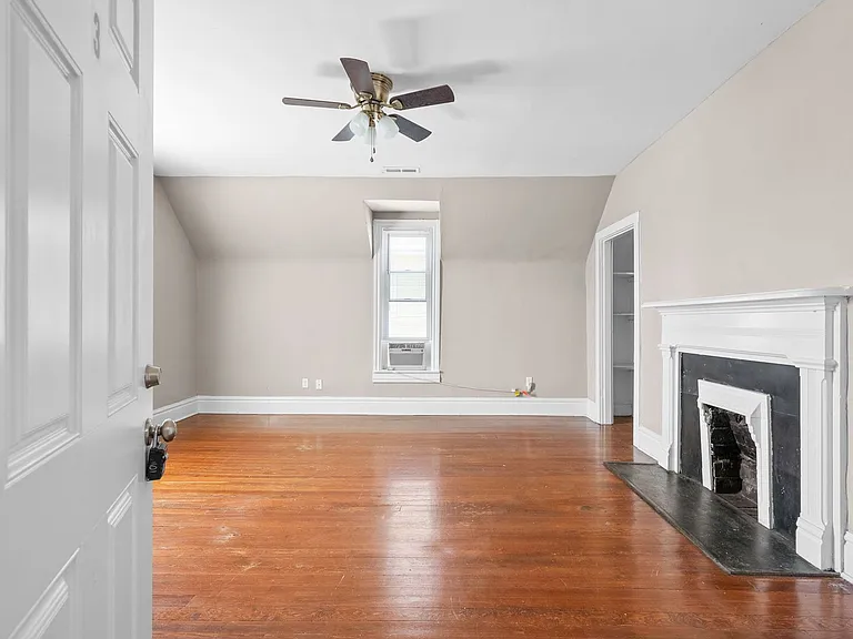 Marion St - 117 — Photo 8