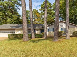 208 Mosley Cir S, Longview, TX 75605