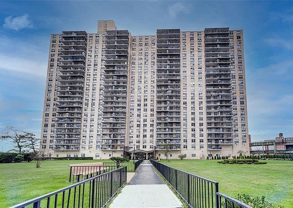 2nd image of 601 Surf Ave APT 11S