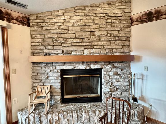 2nd image of 108 Laurie Dr