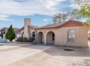 902 W 10th St, Del Rio, TX 78840