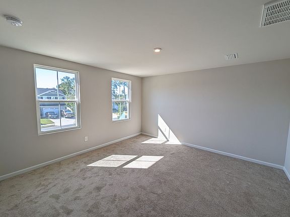 4th image of 102 Spiers Ln