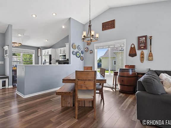5th image of 3933 Spruce Ln