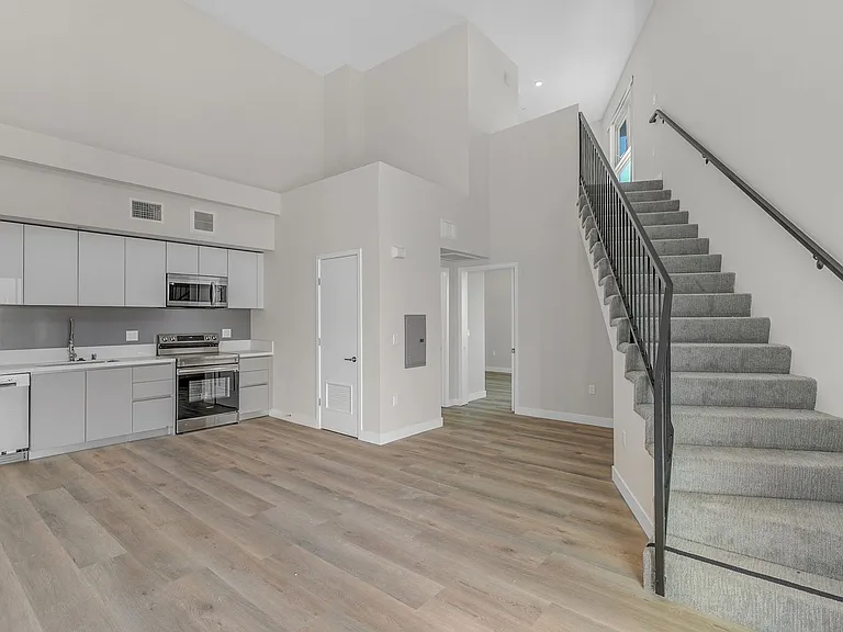 825 Coronado-Building — Photo 33