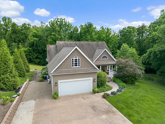 2nd image of 662 Lakewood Dr