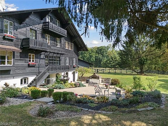 3rd image of 550 Warner Rd SE