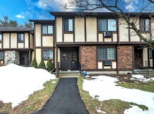 110 Foxwood Close #110, Milford, CT 06461