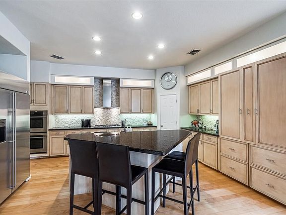 2nd image of 4516 Saint James Dr