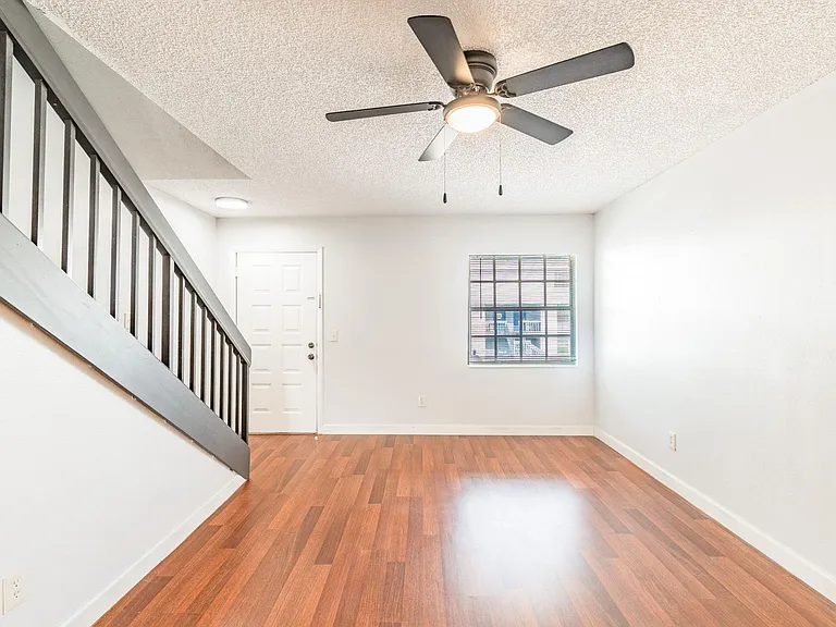 4907 W McElroy Ave #209 — Photo 7