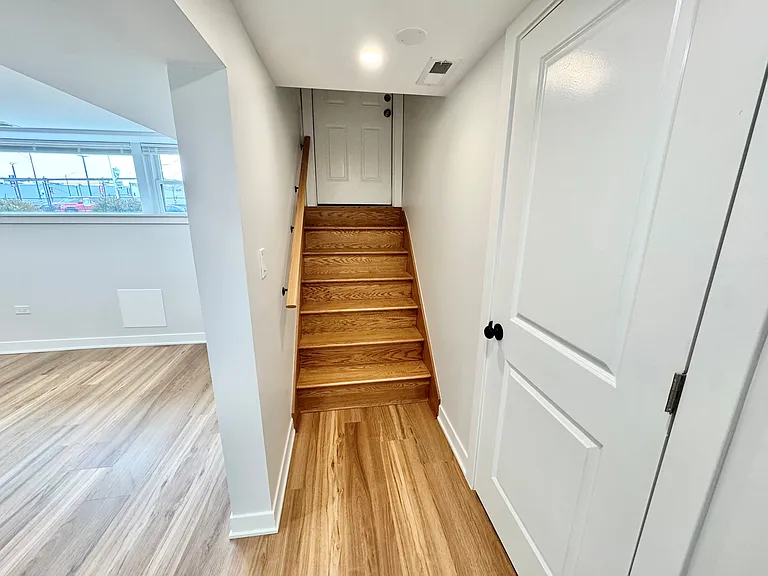 4816 W Henderson St #G — Photo 8
