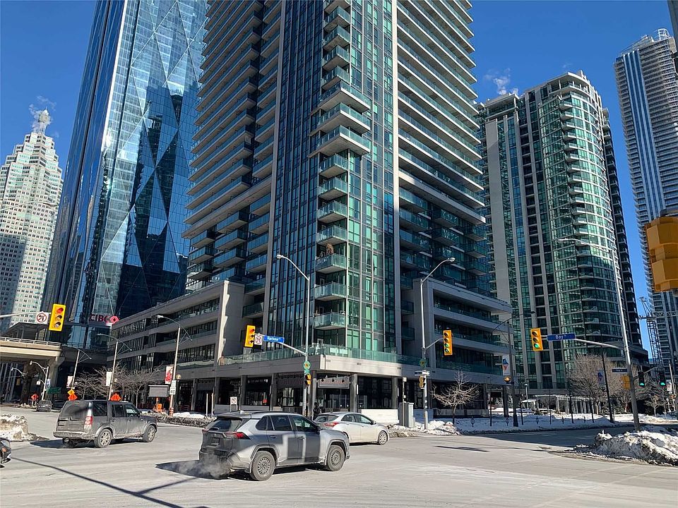 2nd image of 33 Bay St #1001