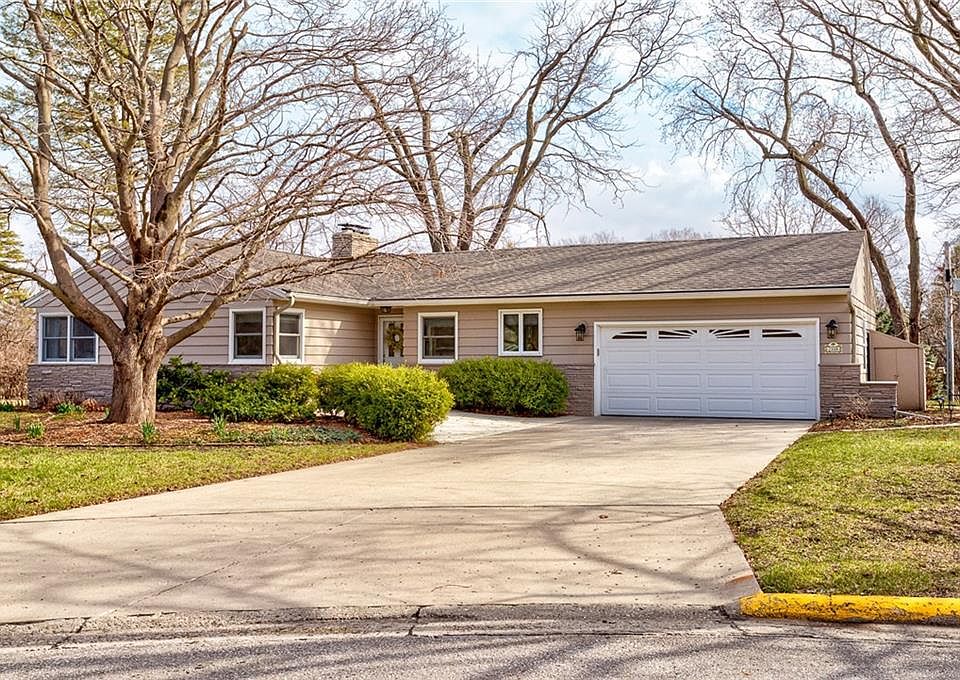 2108 Greenbriar Cir Ames Ia 50014 Zillow