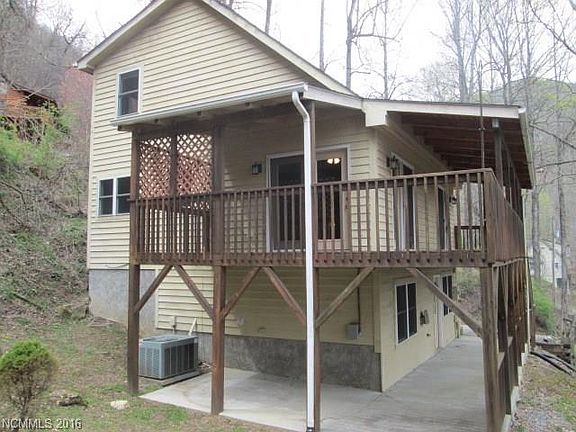 2nd image of 40 Bridle Dr