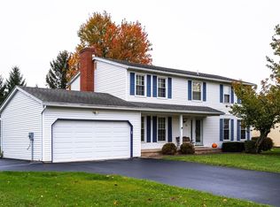 433 Olde Harbour Trl, Rochester, NY 14612
