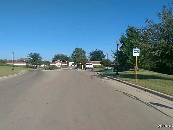 2nd image of 2901 Phoenix Dr