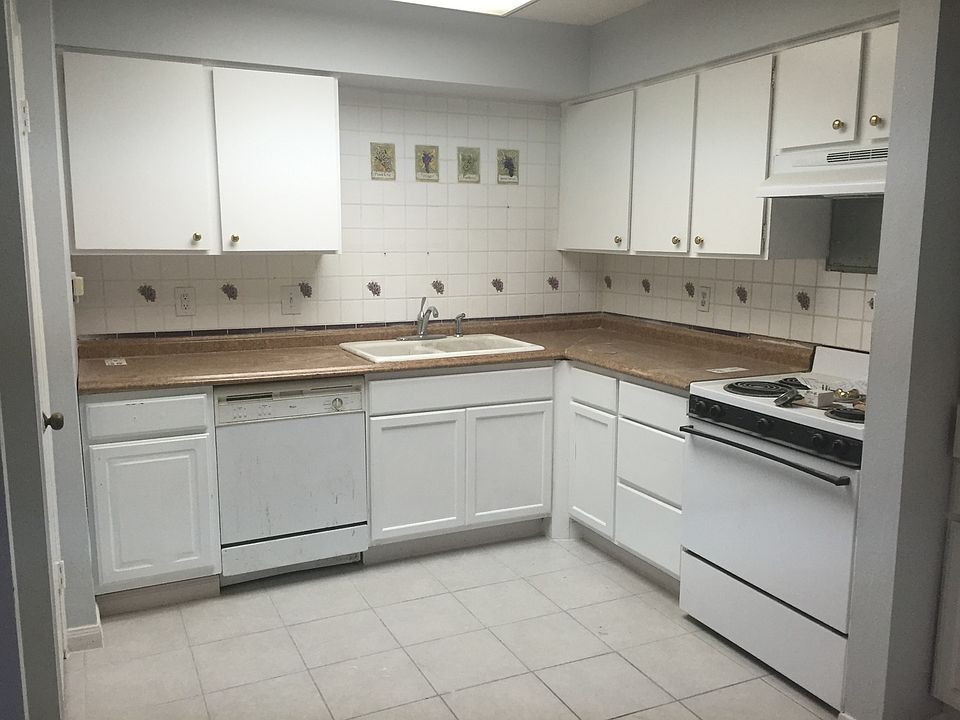 1st image of 12012 Mighty Oak Dr #B