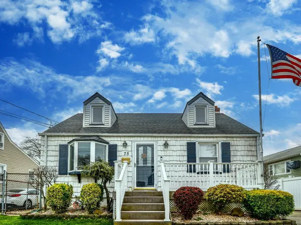 75 Dartmouth Ave, Avenel, NJ 07001