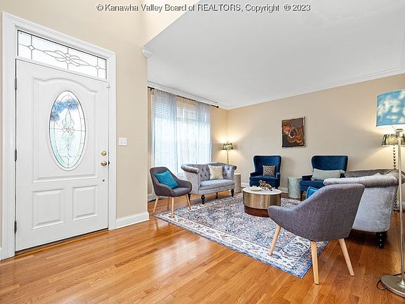 3rd image of 202 Yorktowne Pl