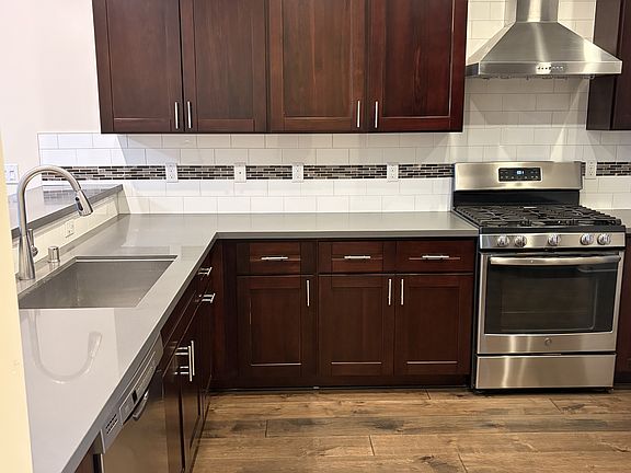 3rd image of 85 Tennant Ave