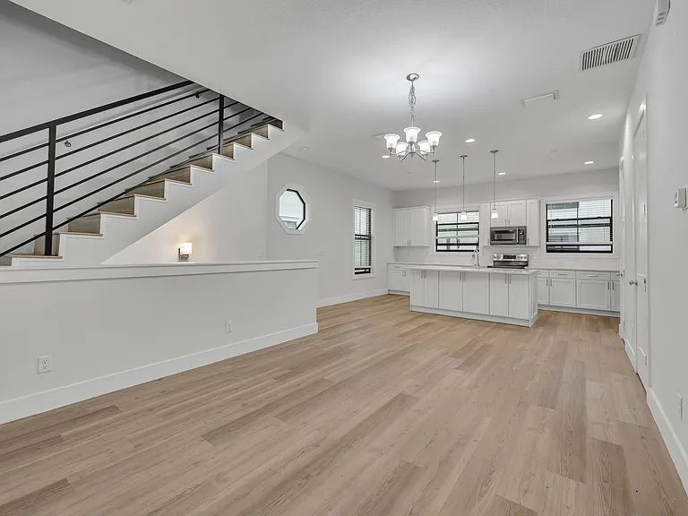 62 W Jersey St #13 — Photo 32