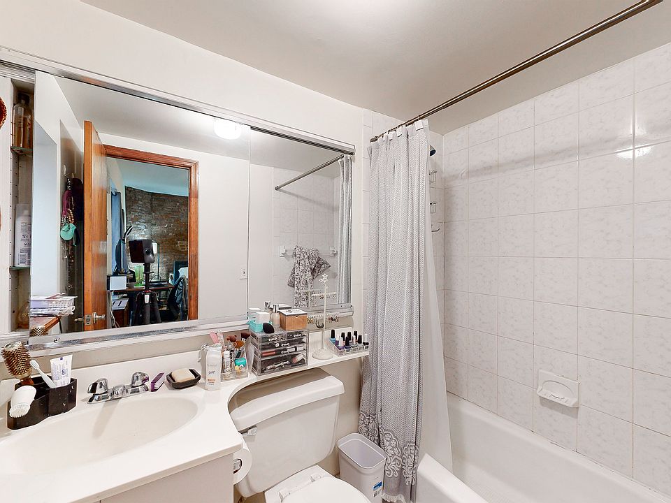 2nd image of 200 W 85th St APT 3A