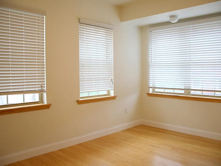 1601 W Stiles St #1C — Photo 8