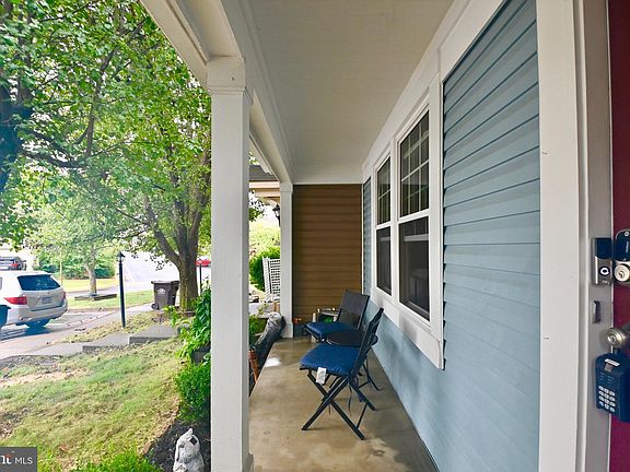2nd image of 707 Knollwood Ct