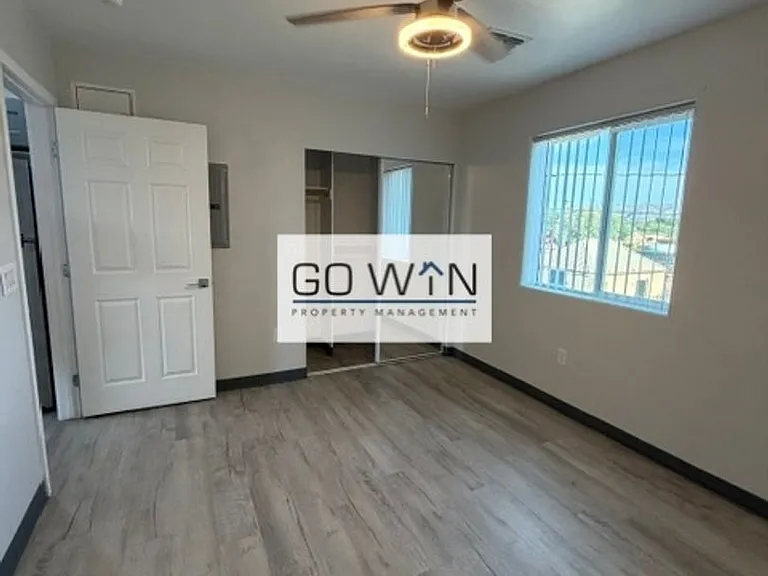 23 E Illini St — Photo 13