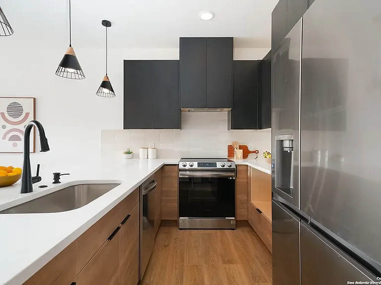 511 S Olive St #102 — Photo 5