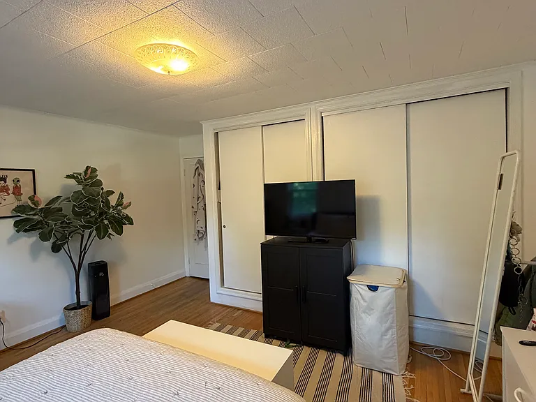 202 Willow Ave — Photo 7