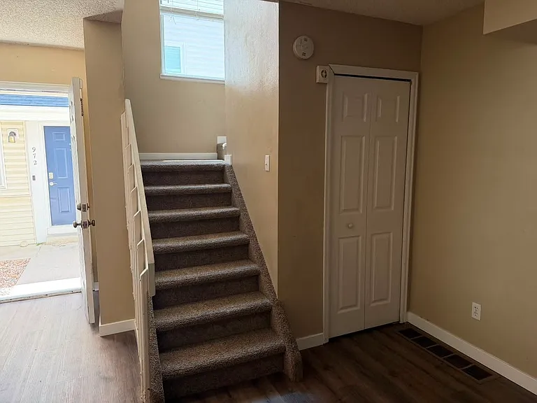 964 S Pitkin Ct — Photo 9