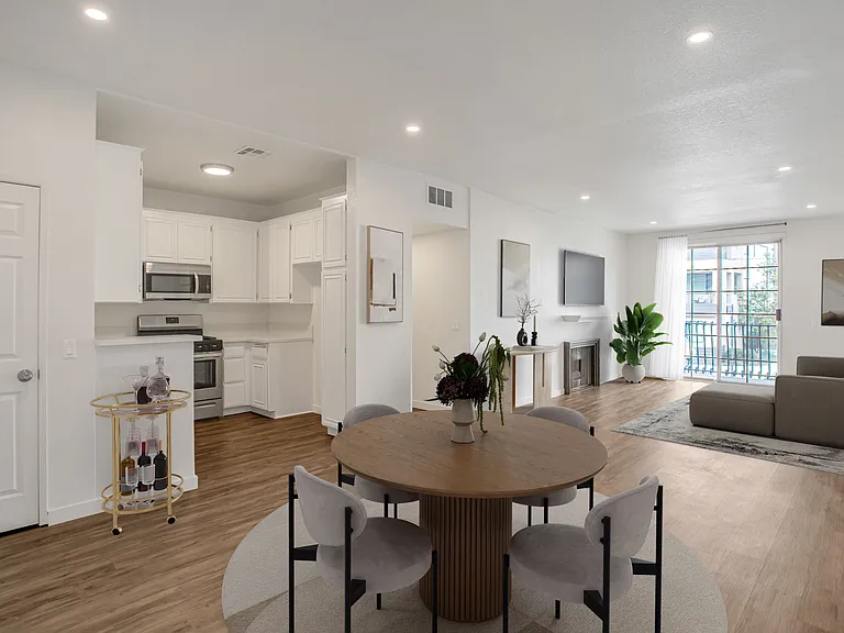 10823 Hortense St — Photo 18