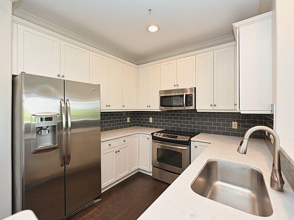 5th image of 400 Warioto Way APT 614