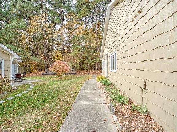 2nd image of 4302 Pin Oak Dr