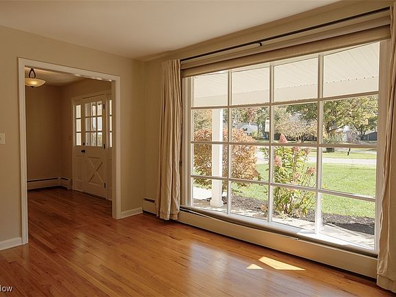 3rd image of 36 Stewart Ct