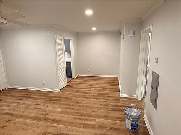 5th image of 3925 Inwood Rd APT 1017