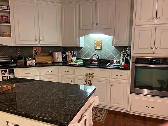 2nd image of 640 Country Club Ln