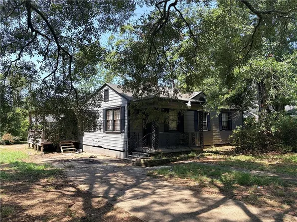 2075 Foster Ln, Mobile, AL 36605