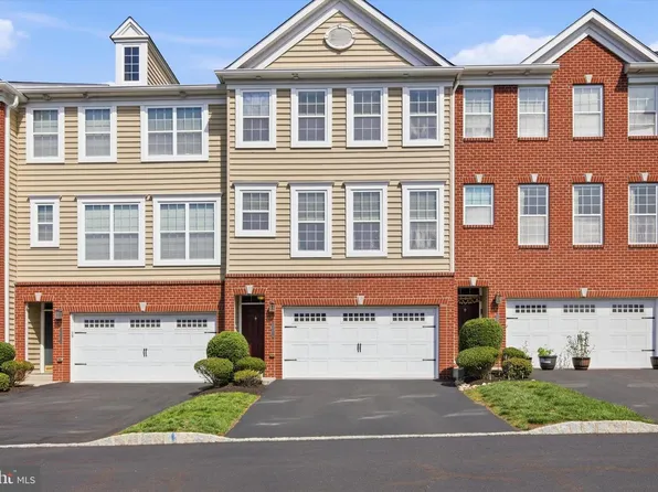 15 Wildflower Ct, Telford, PA 18969