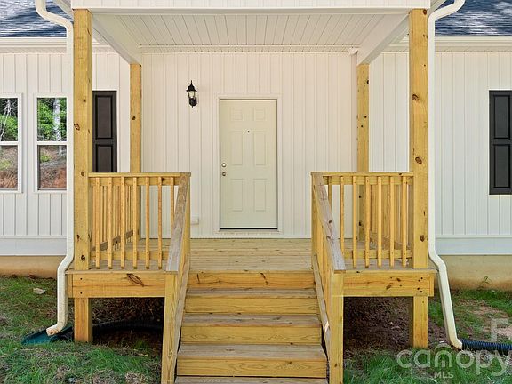 5th image of 2820 Rock Chimney Cir