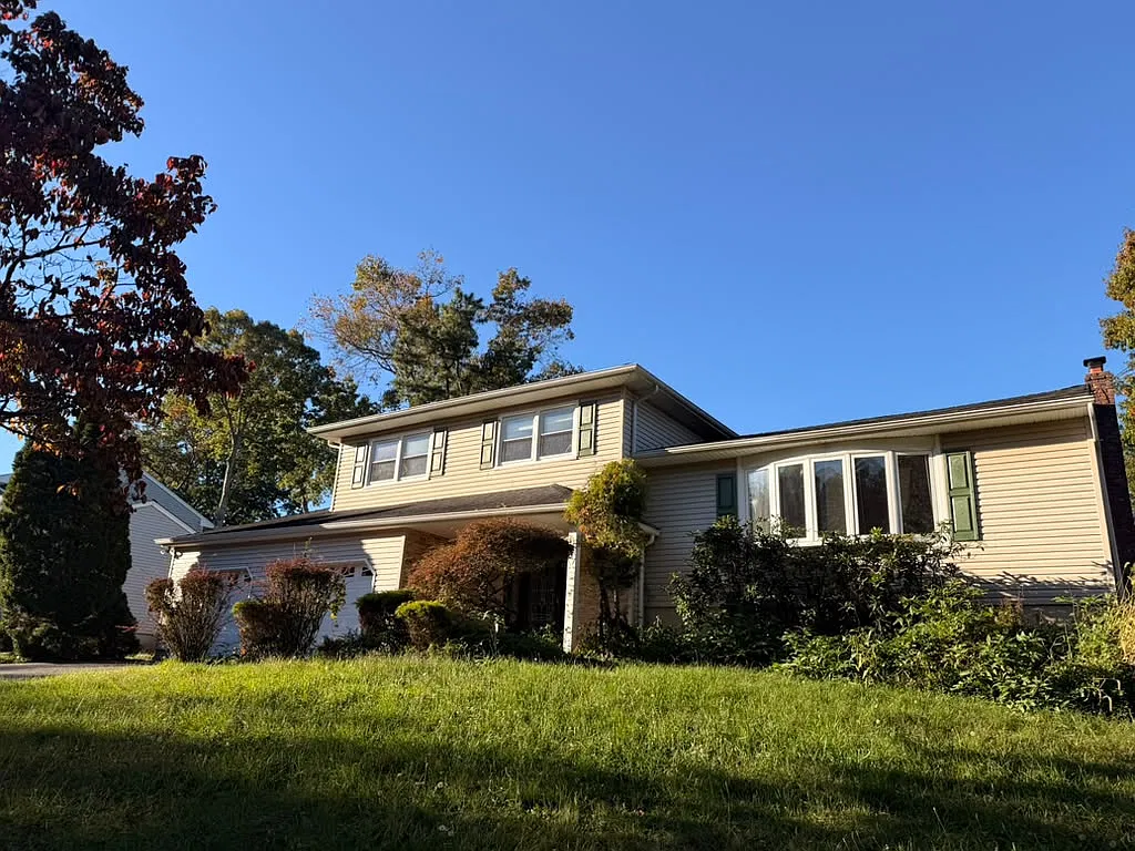 5 bed, 1950 sqft, $3,800 — Photo 2