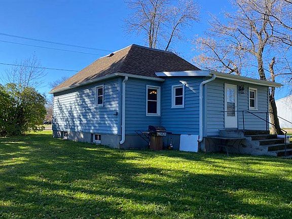 3rd image of 409 1st St S