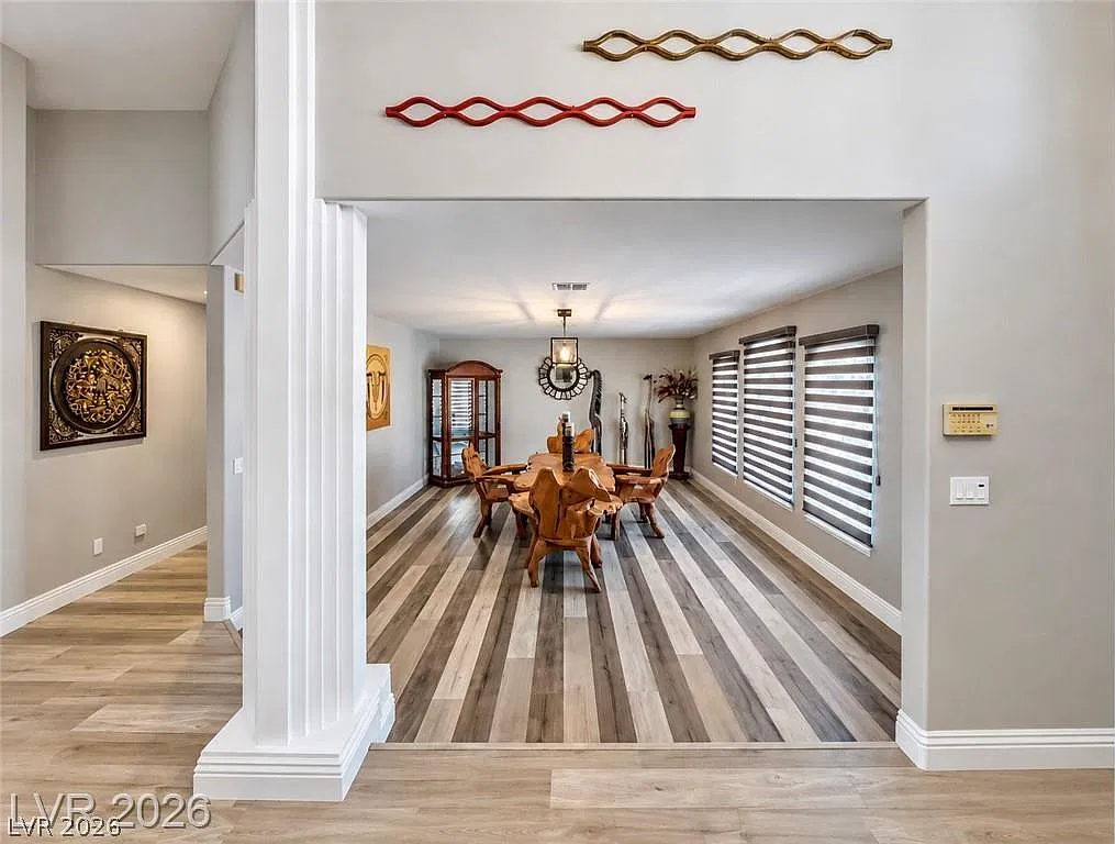 4 bed, 3.5 bath, 3664 sqft, $5,814 — Photo 4