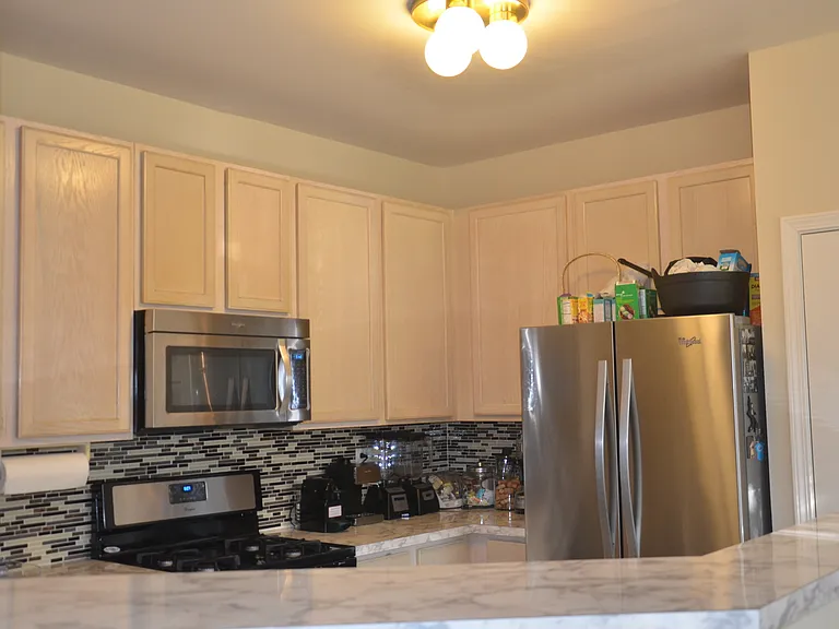 2442 Madiera Ln — Photo 3